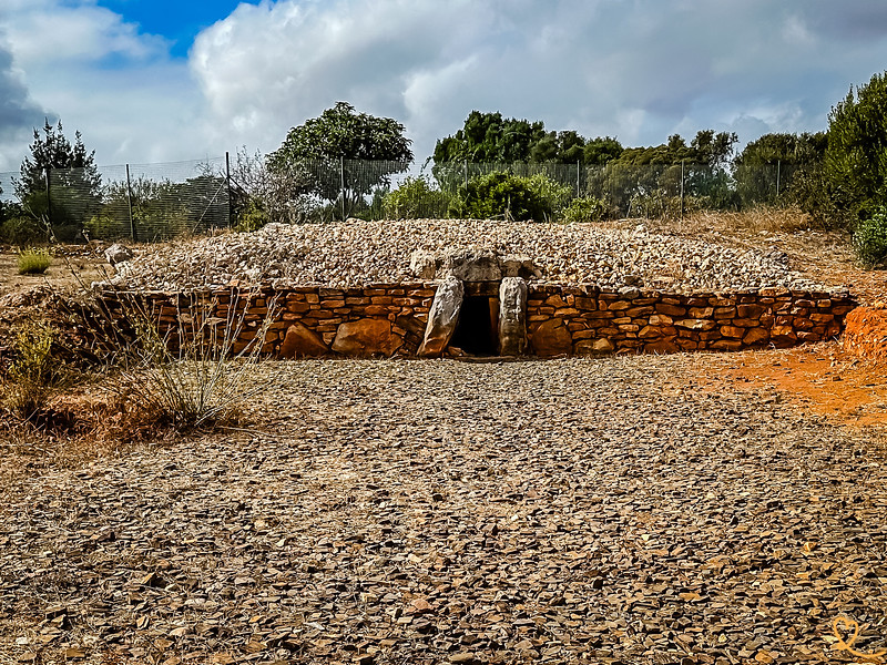 visite o sítio megalítico de Alcalar Portimão